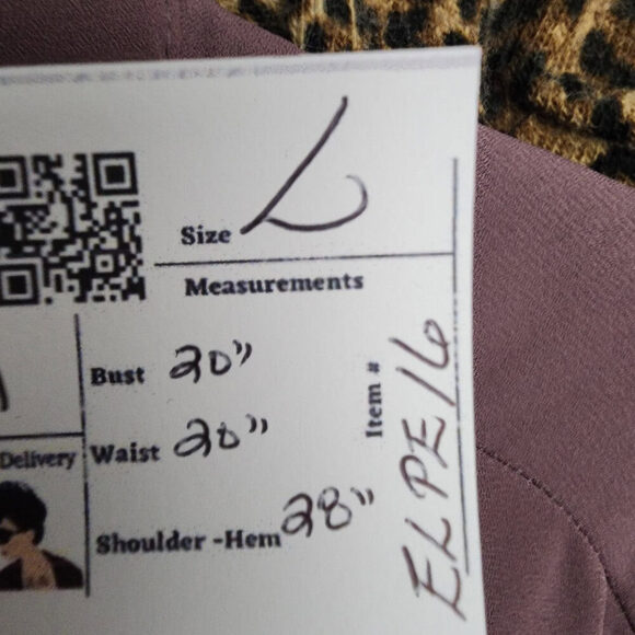 Dynamite Mauve Button Up Blouse Cutout Back Size L - Picture 9 of 9